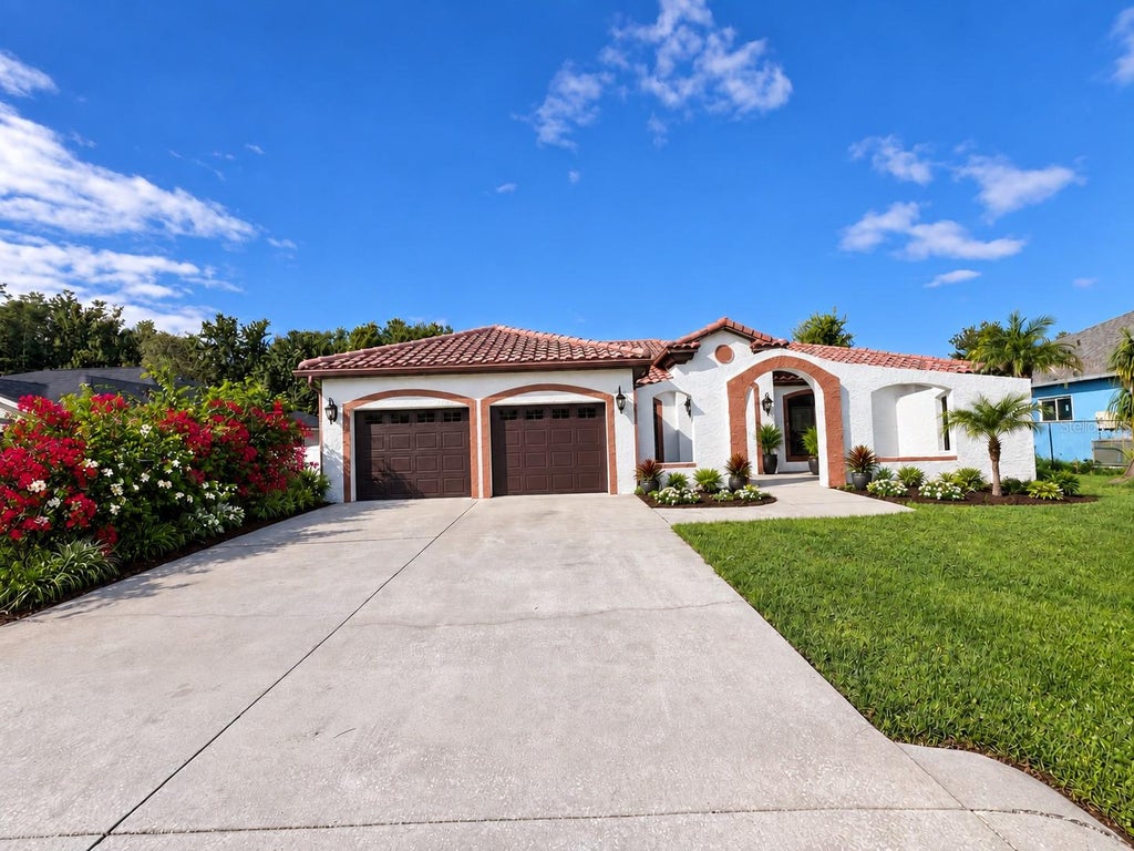 Photo of 2416 Regent Way, Kissimmee, FL 34758 (MLS # S5156697)