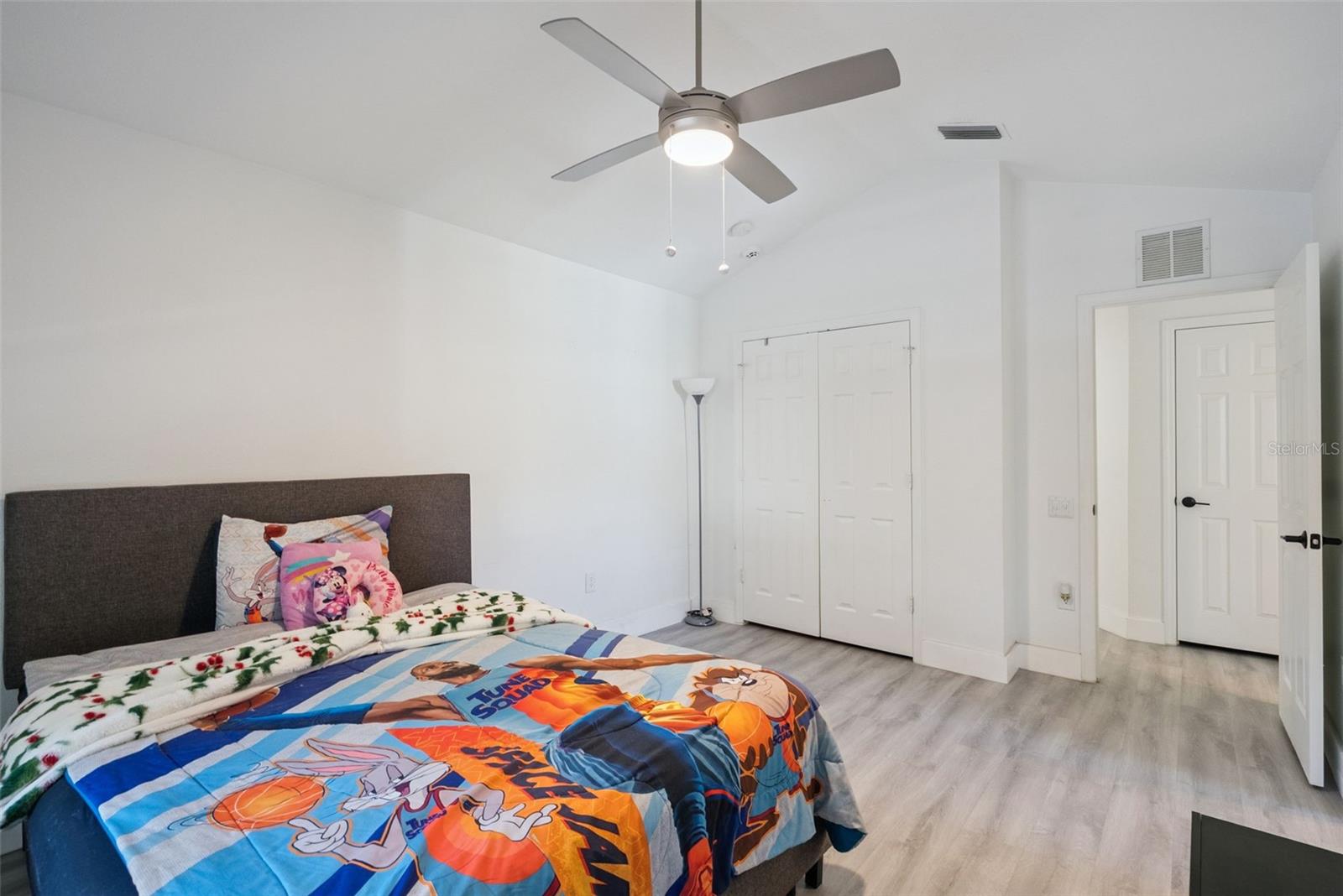 VISTAS AT LAKE HOWELL - Residential