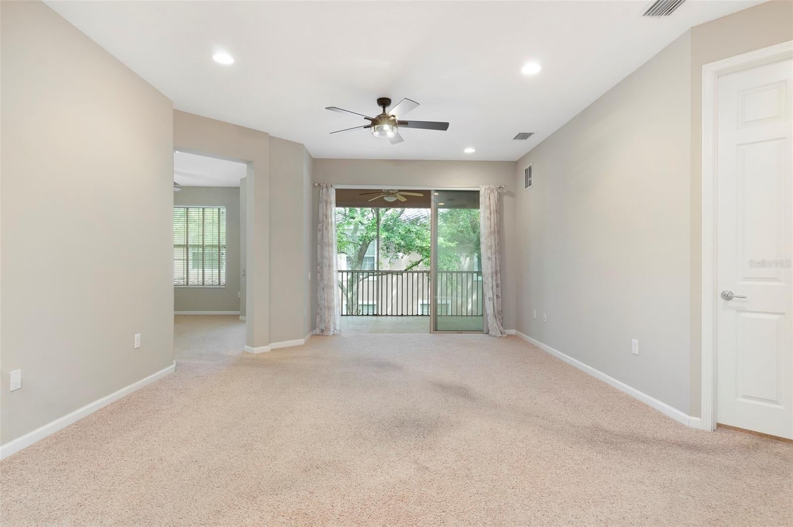 899 LANTERN WAY 201