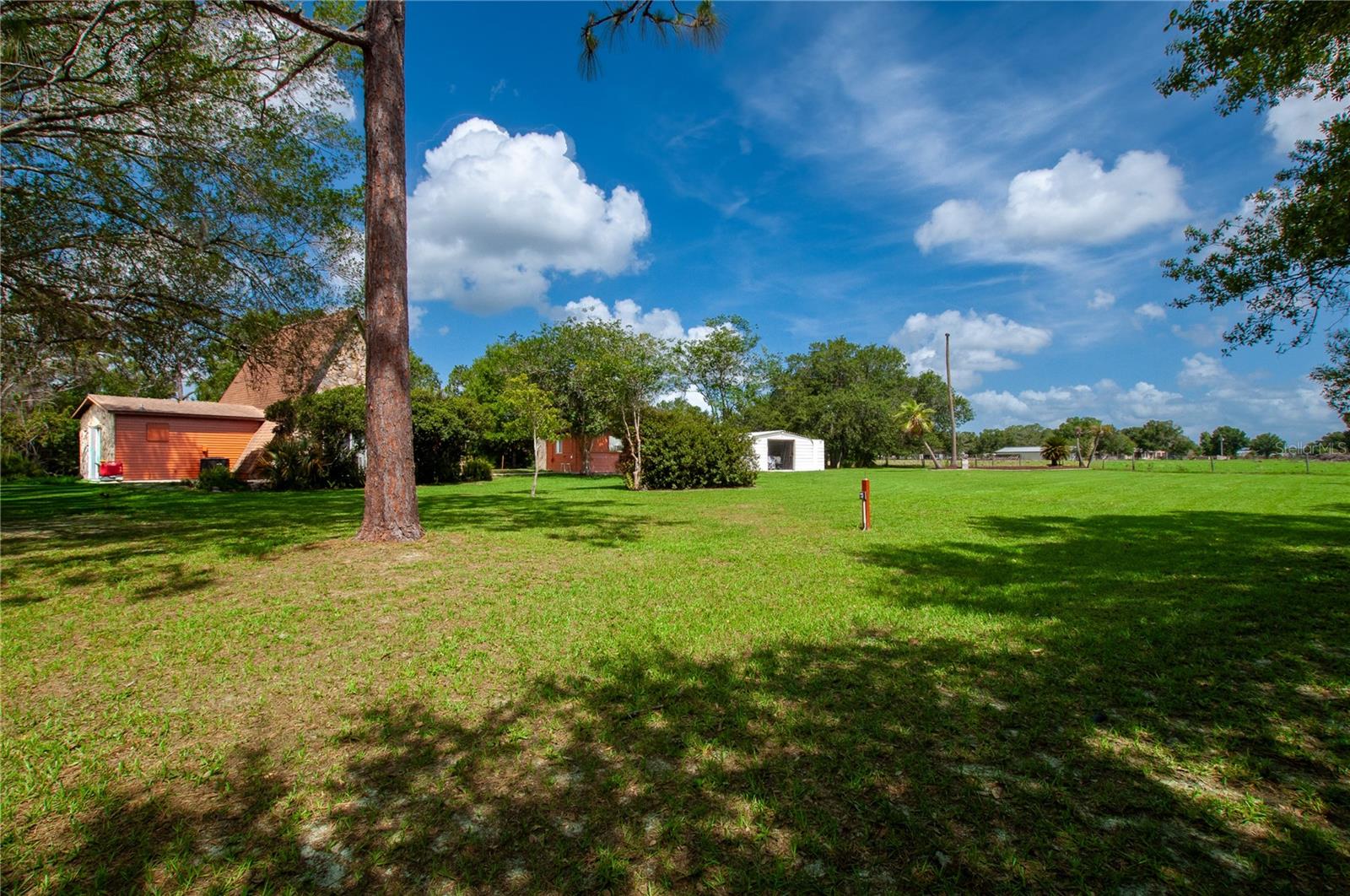 COUNTRY RANCHES - Residential