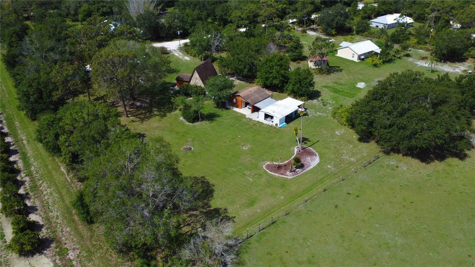 COUNTRY RANCHES - Residential