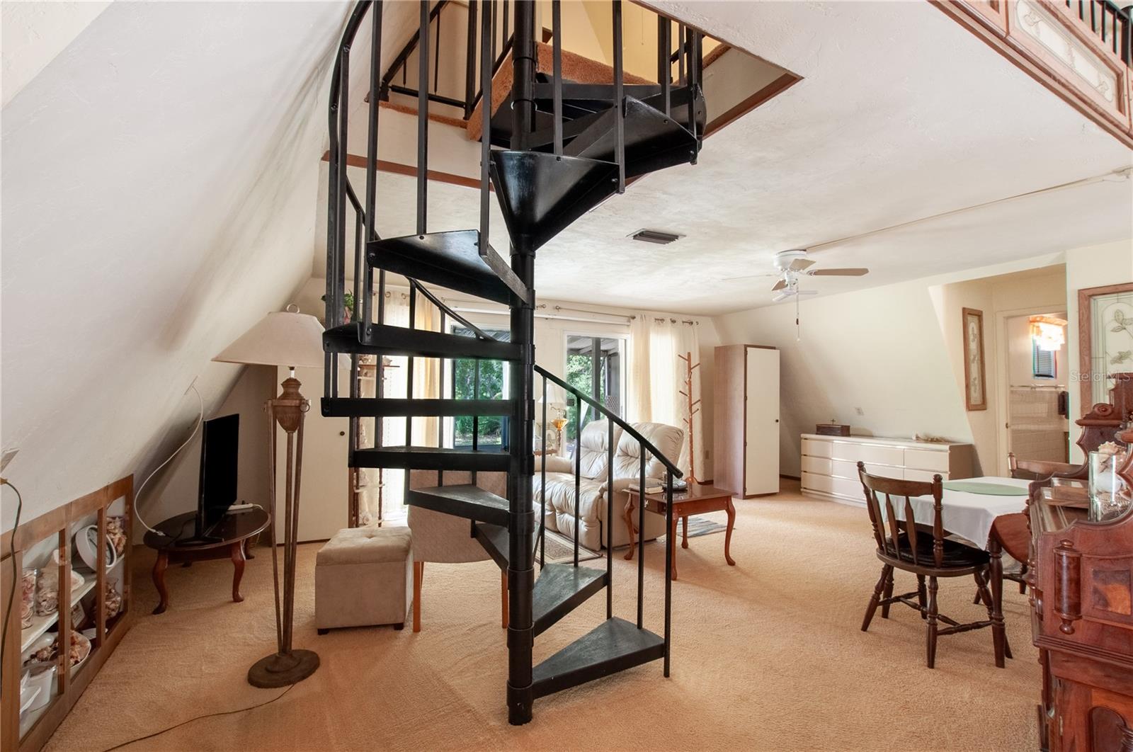 COUNTRY RANCHES - Residential