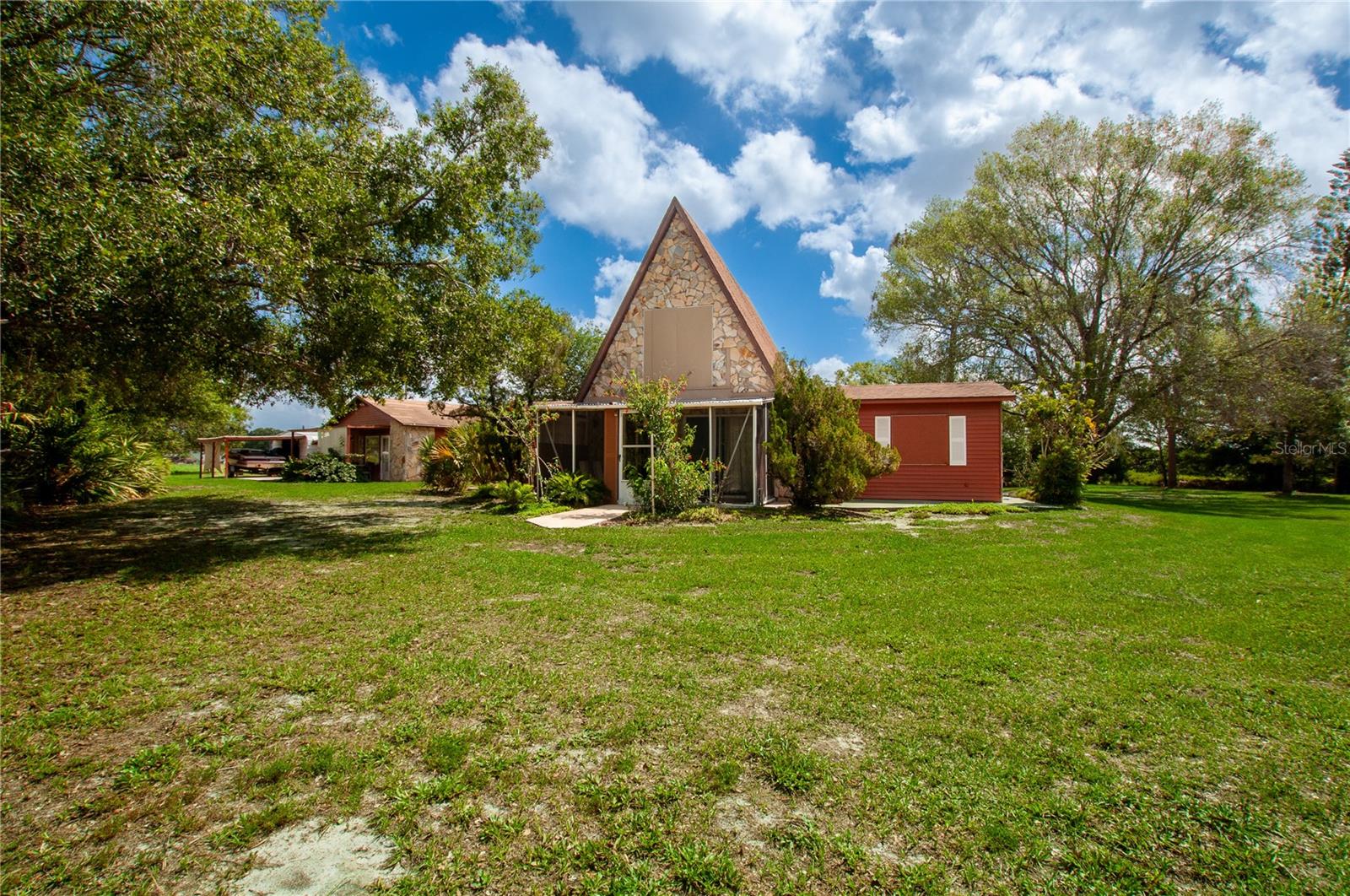 COUNTRY RANCHES - Residential