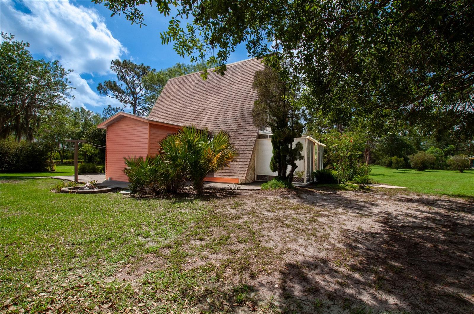 COUNTRY RANCHES - Residential