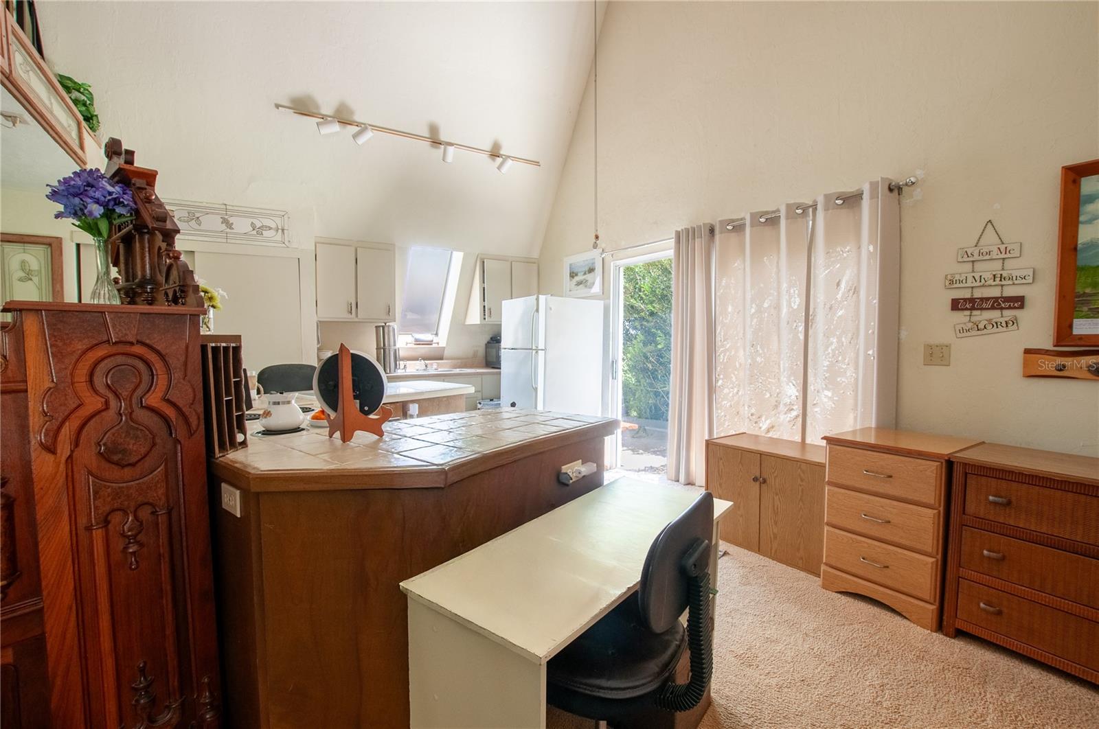 COUNTRY RANCHES - Residential