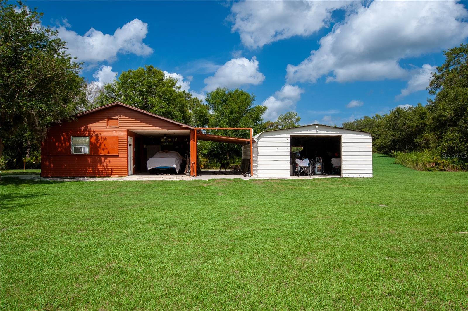 COUNTRY RANCHES - Residential