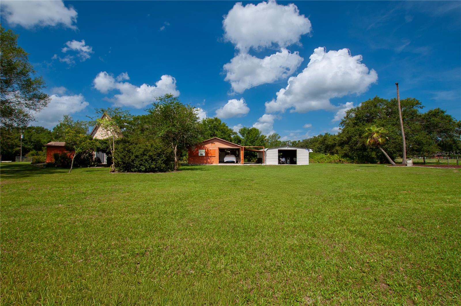 COUNTRY RANCHES - Residential