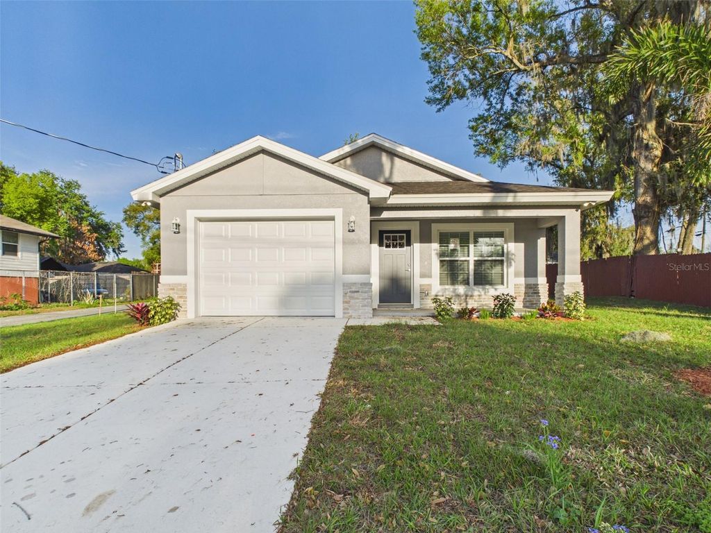 Photo of 837 N Lincoln Avenue, Lakeland, FL 33815 (MLS # P4938170)