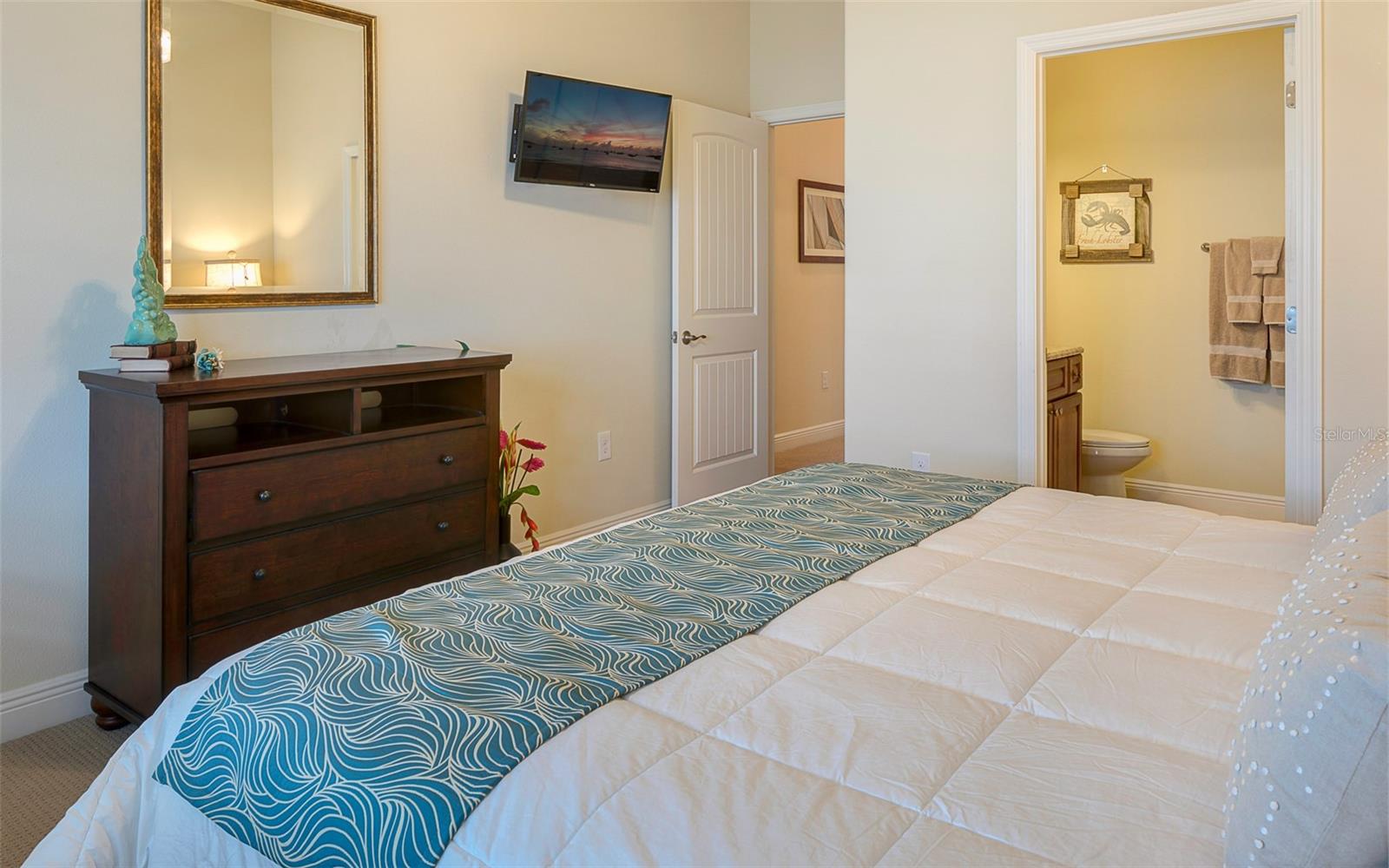 CAPE CROSSING - Residential