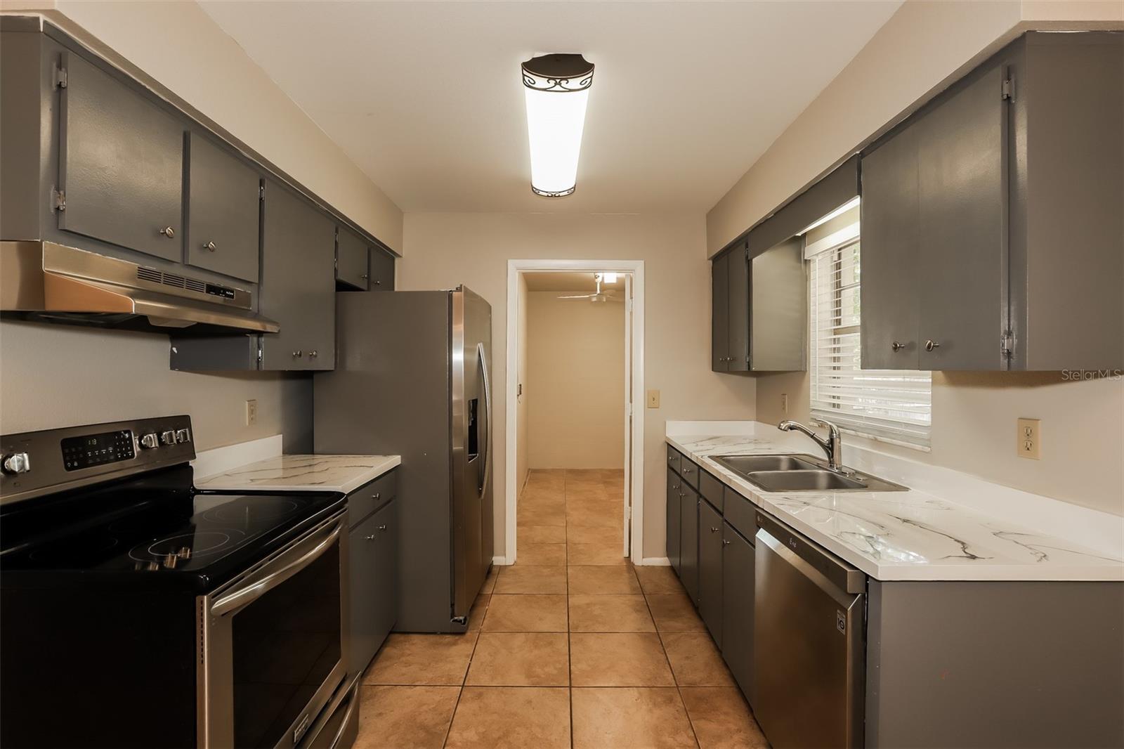 HIGHLAND COURT - Residential Lease