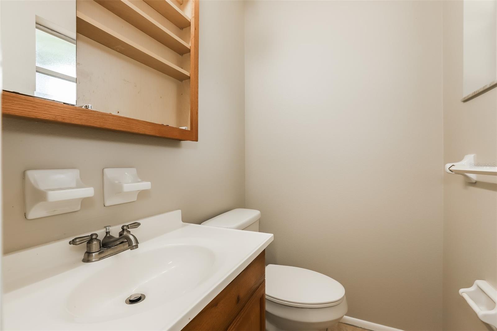 HIGHLAND COURT - Residential Lease