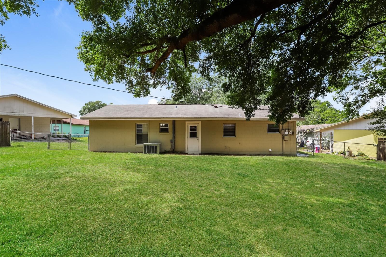 HIGHLAND COURT - Residential Lease