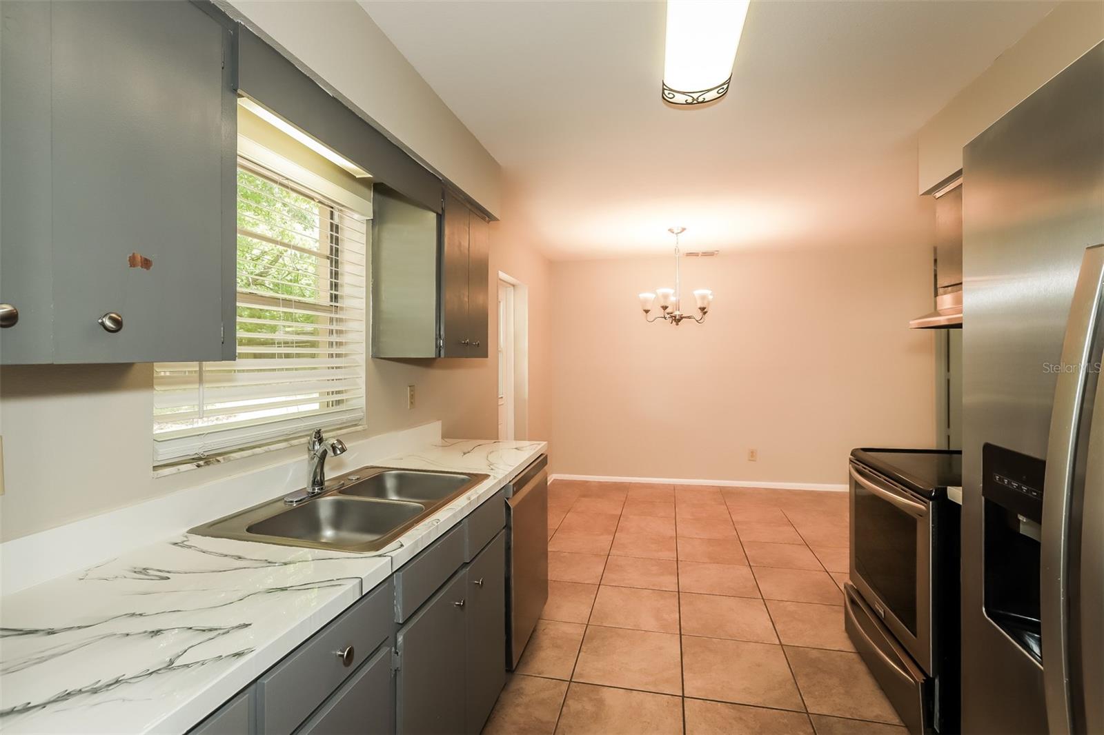 HIGHLAND COURT - Residential Lease