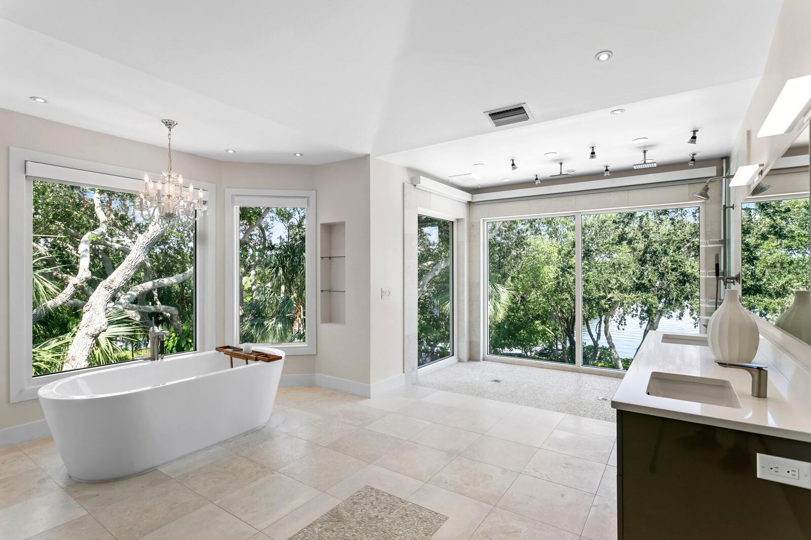 TIERRA VERDE - Residential