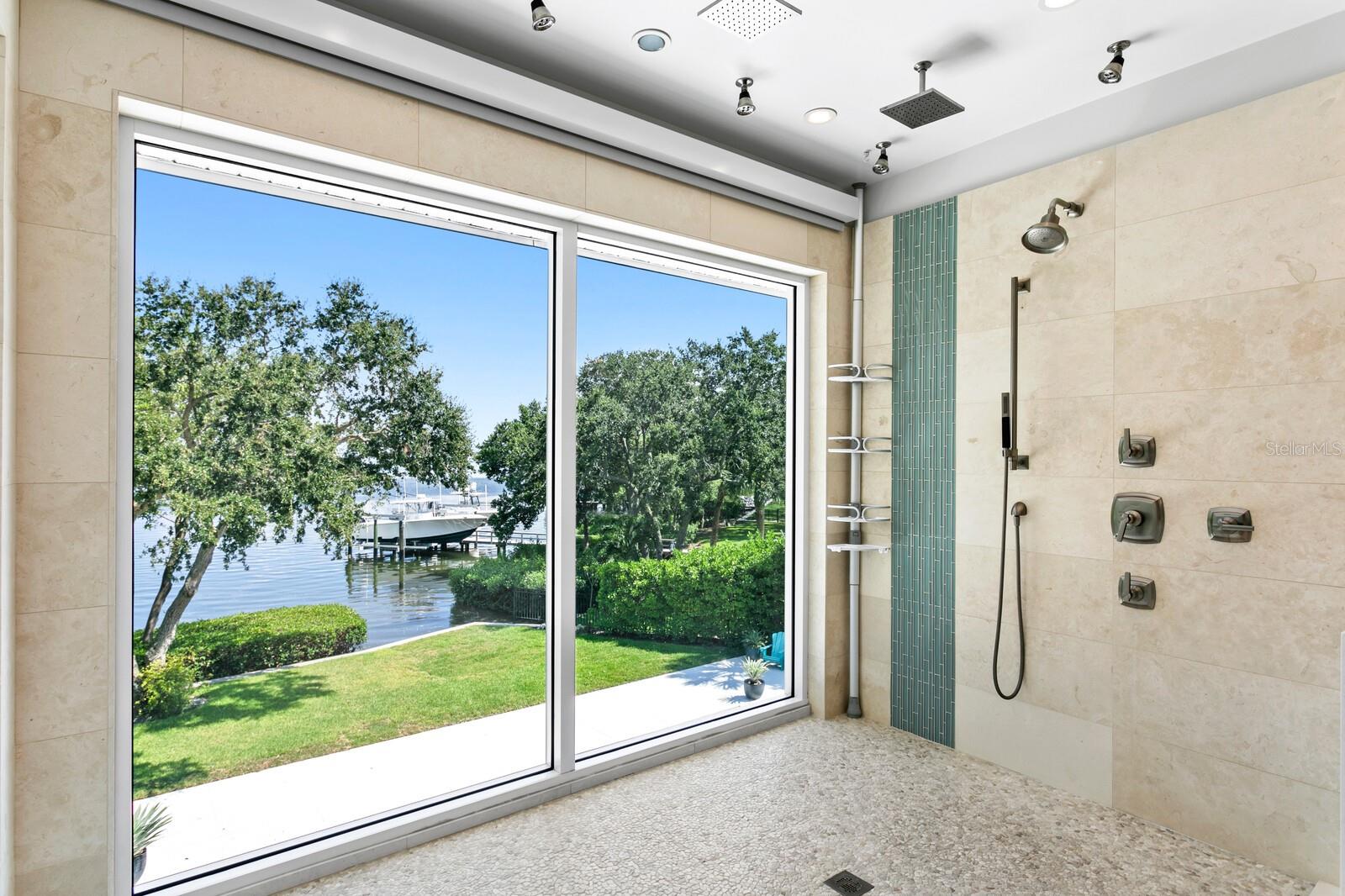 TIERRA VERDE - Residential