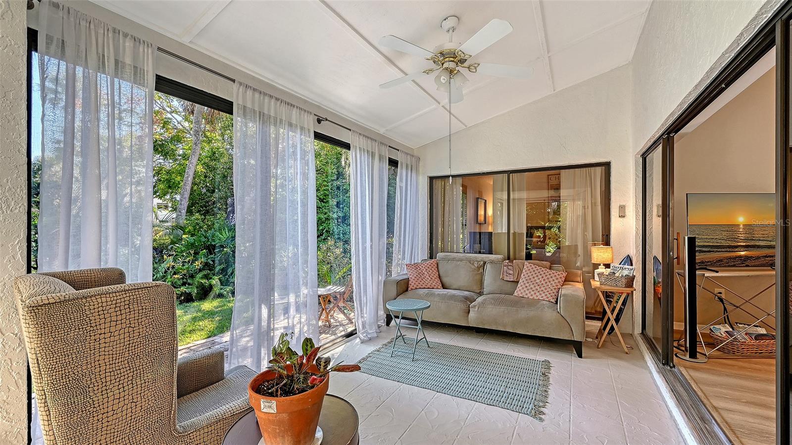 HAMMOCKS IV - Residential