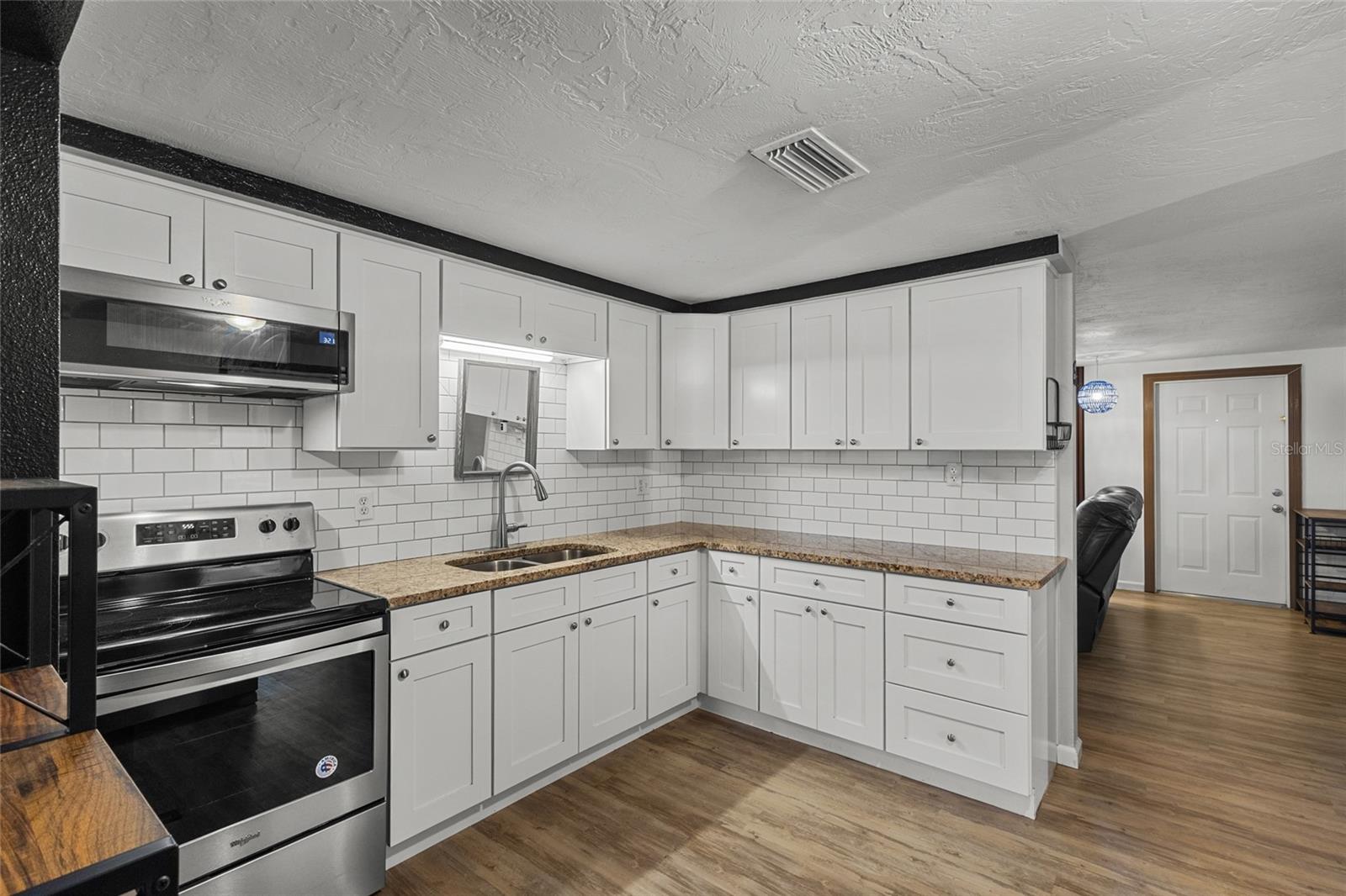 3422 FENWAY DRIVE
