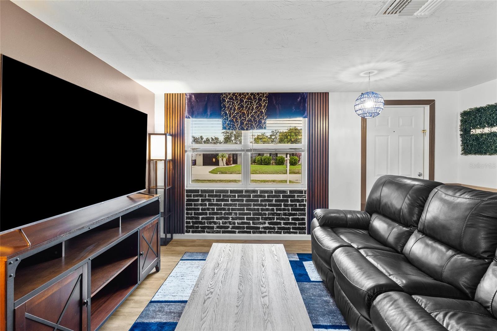 3422 FENWAY DRIVE