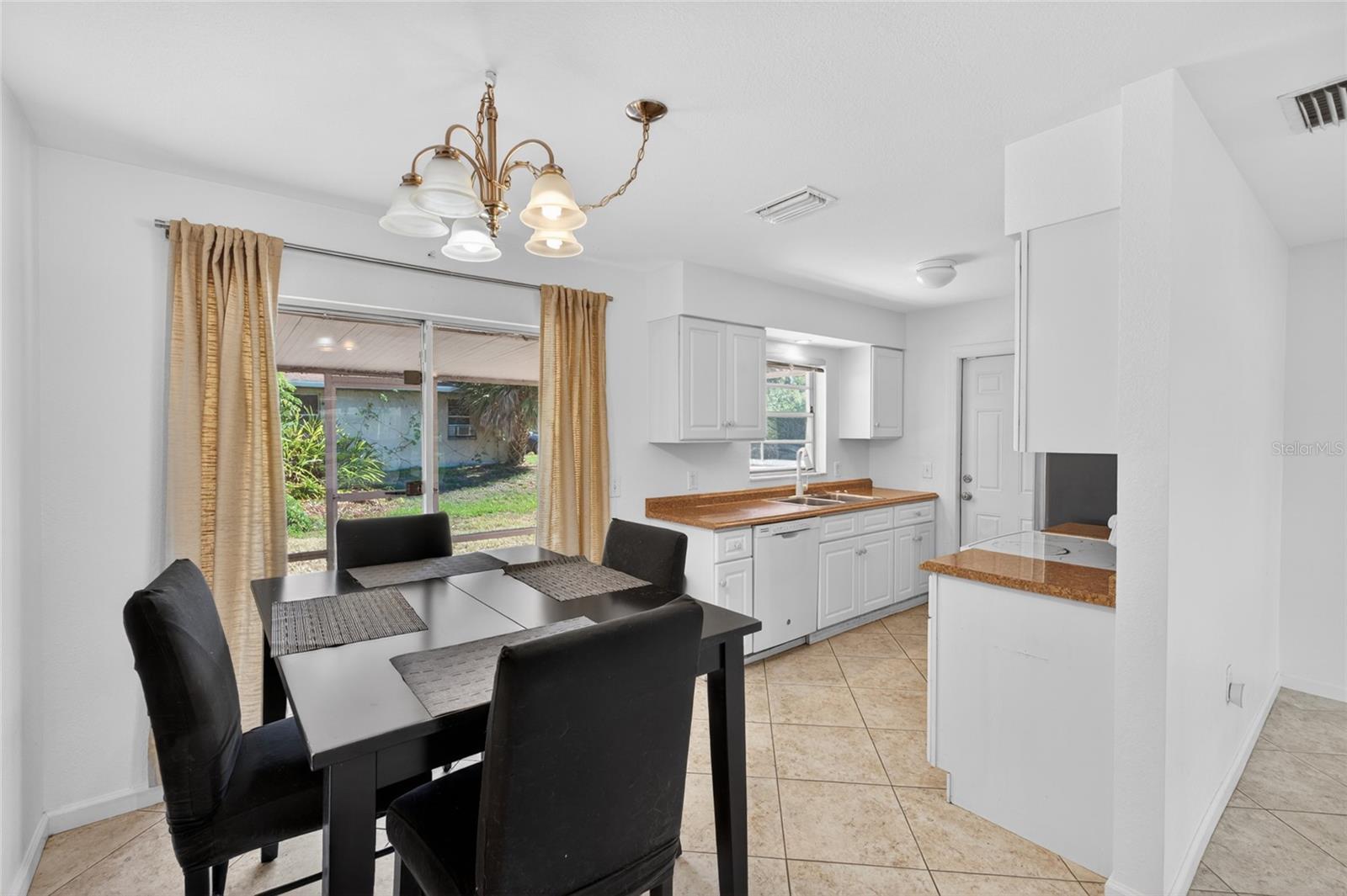2025 BARKSDALE STREET