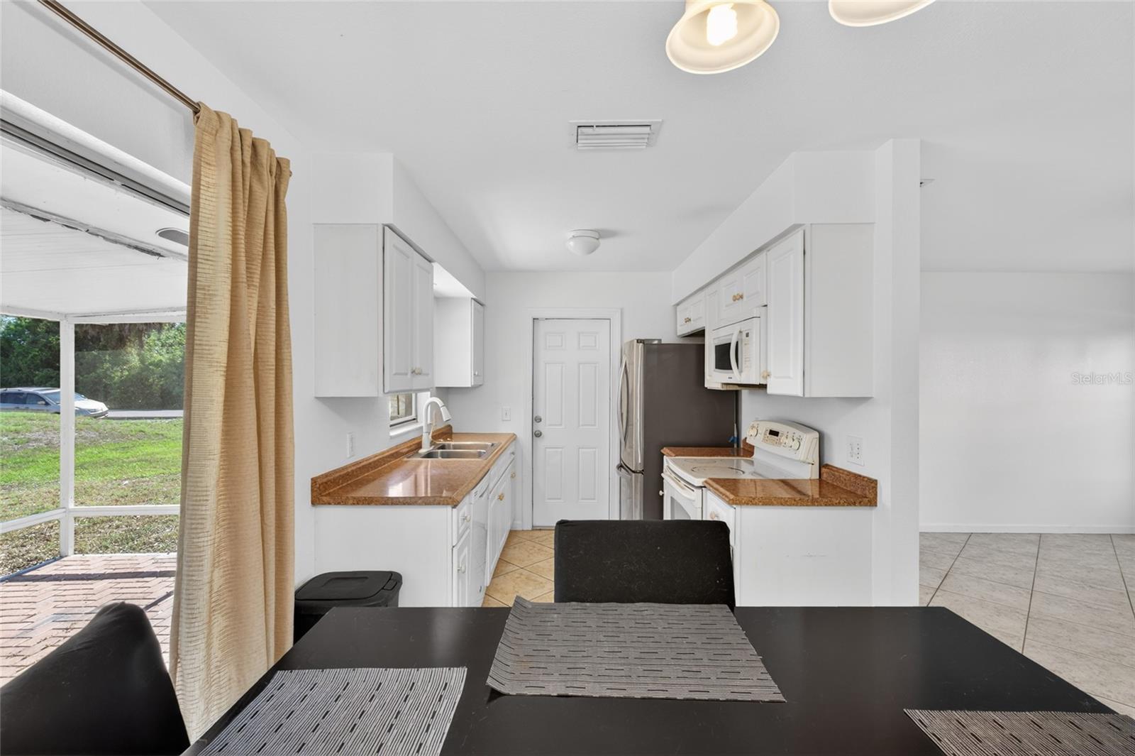 2025 BARKSDALE STREET
