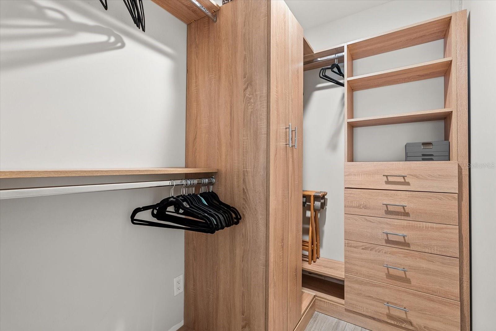 332 COCOANUT CONDOMINIUM - Residential