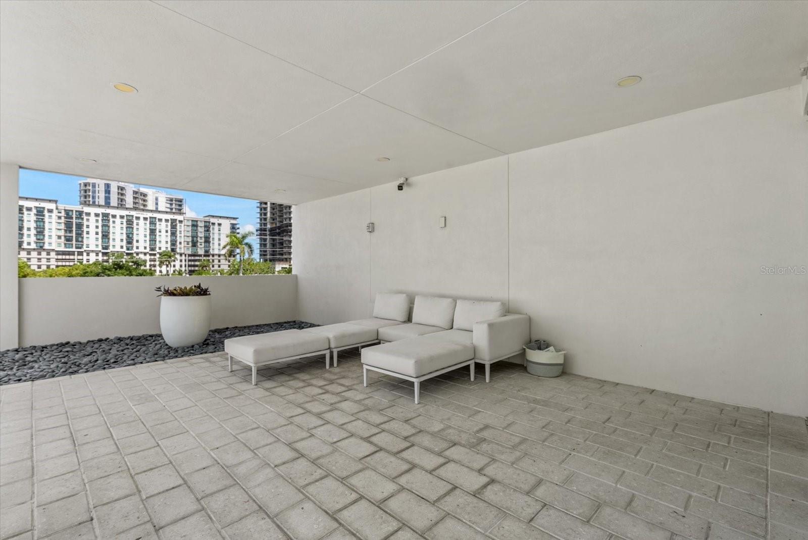 332 COCOANUT CONDOMINIUM - Residential