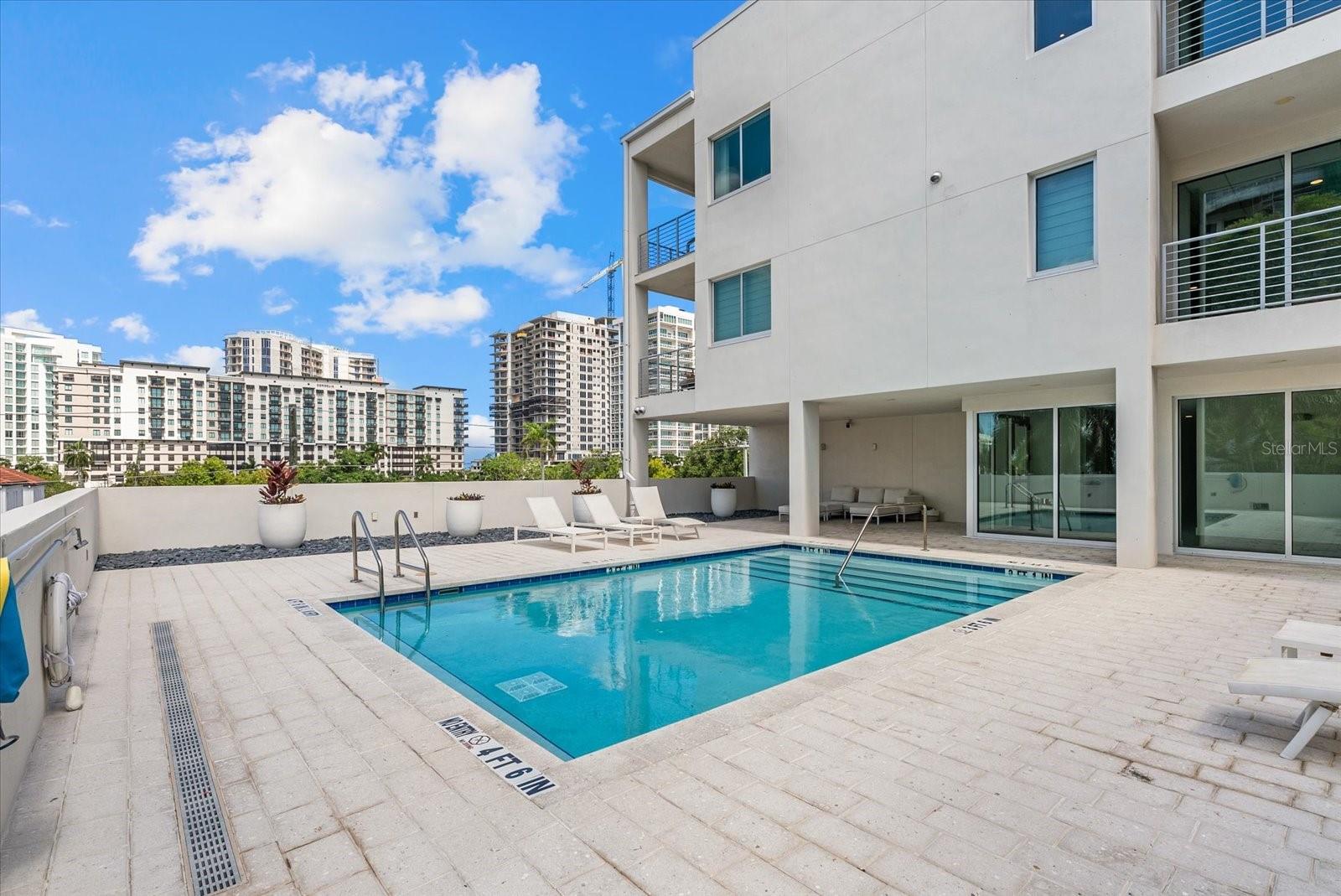 332 COCOANUT CONDOMINIUM - Residential