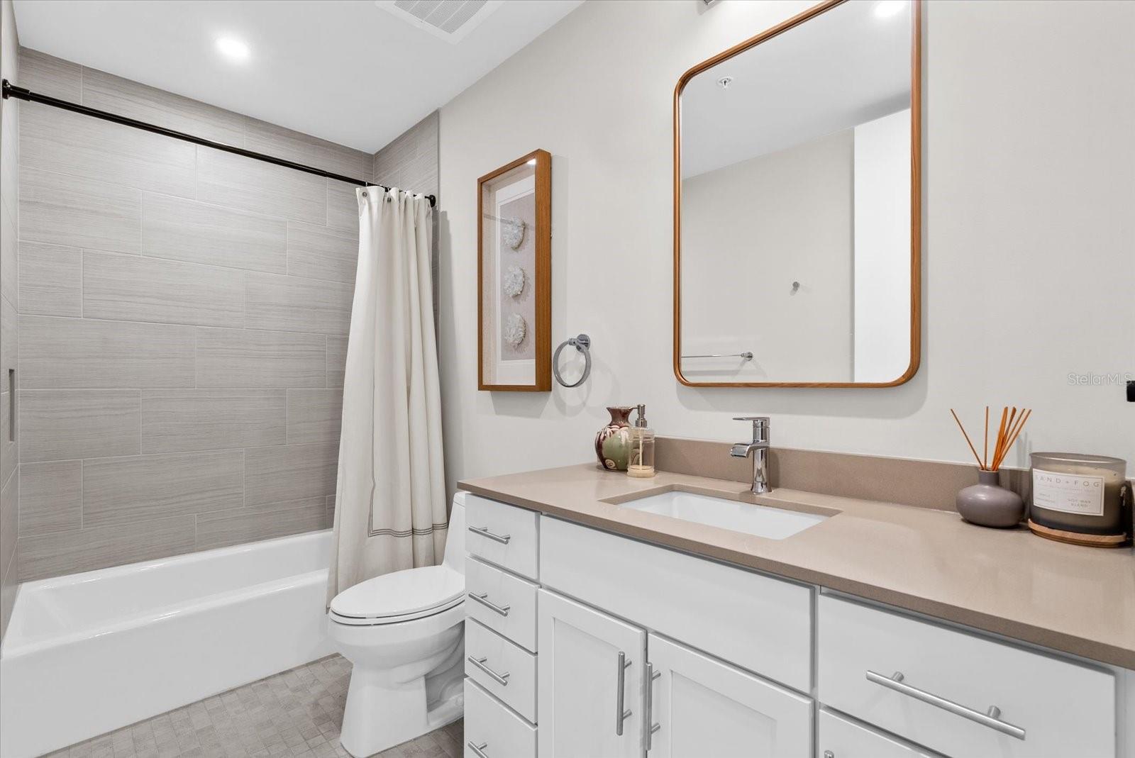 332 COCOANUT CONDOMINIUM - Residential