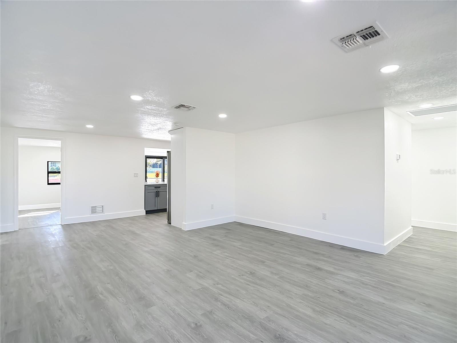 SAN CLEMENTE VILLAGE - Residential