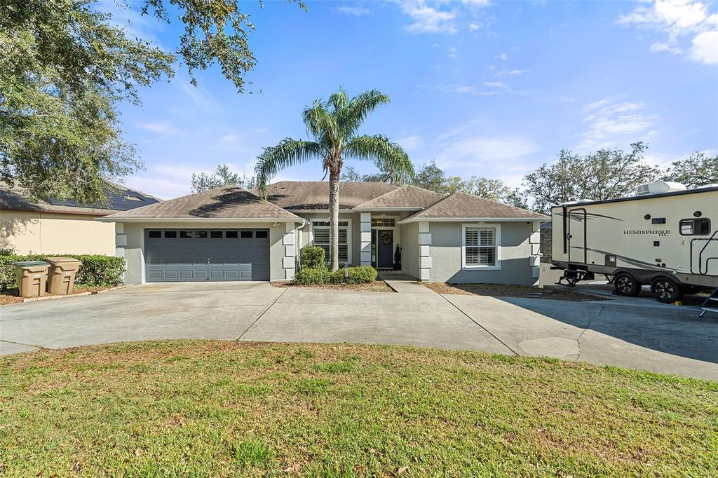 Photo of 11812 Lakeshore Drive, Clermont, FL 34711 (MLS # S5138243)