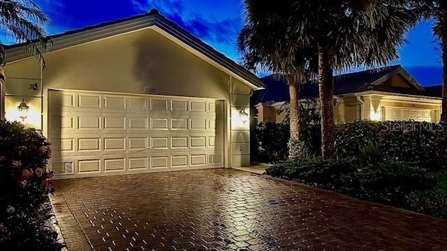 VILLAGEWALK - Residential Lease