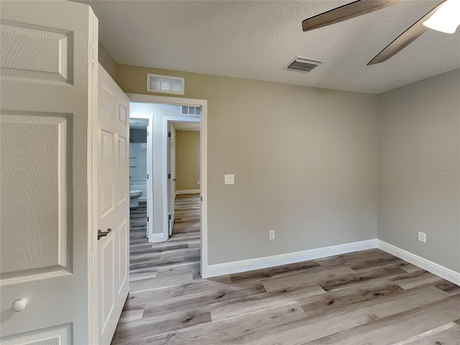 CITRUS SPGS UNIT 05 - Residential Lease