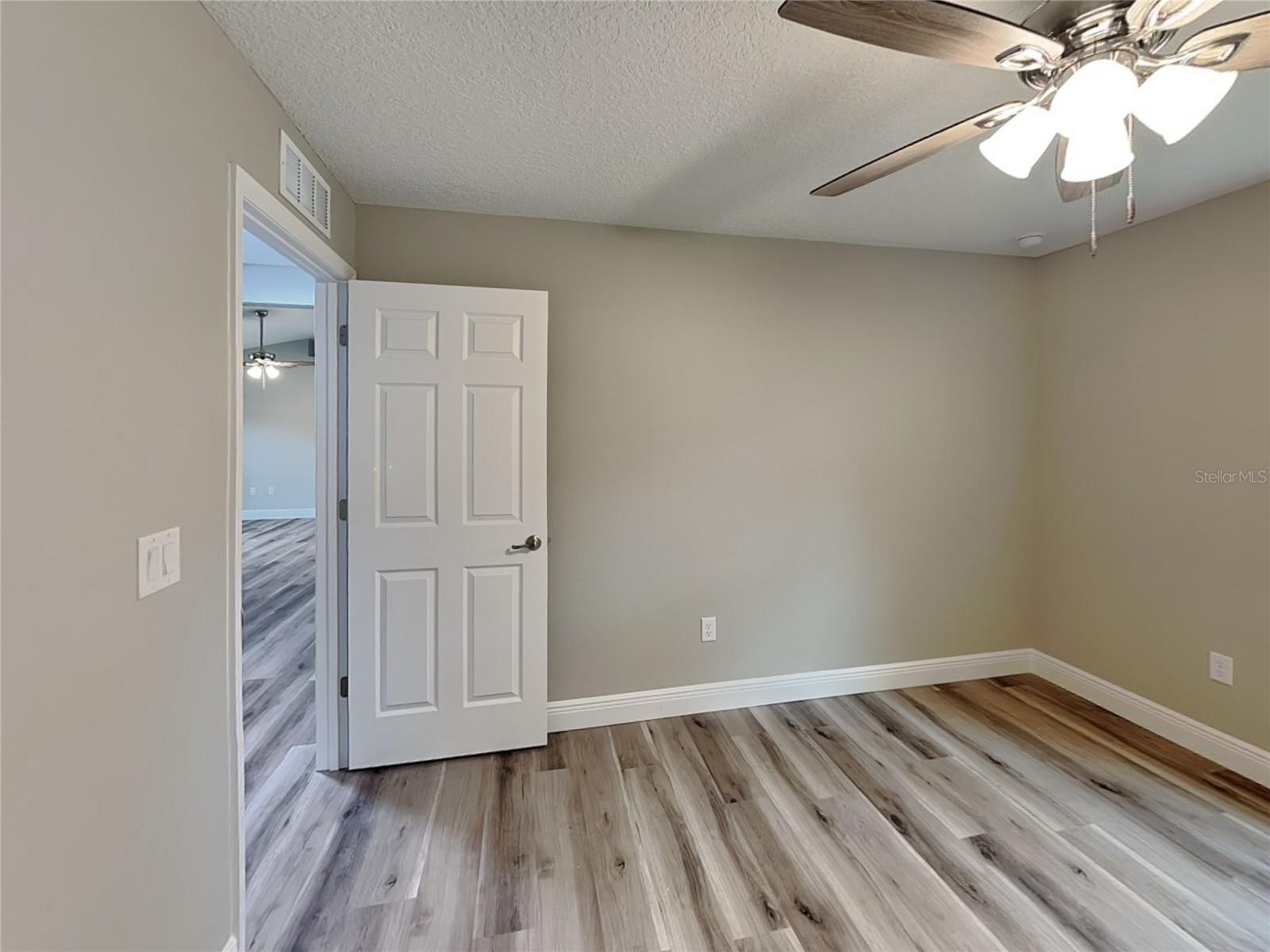 CITRUS SPGS UNIT 05 - Residential Lease