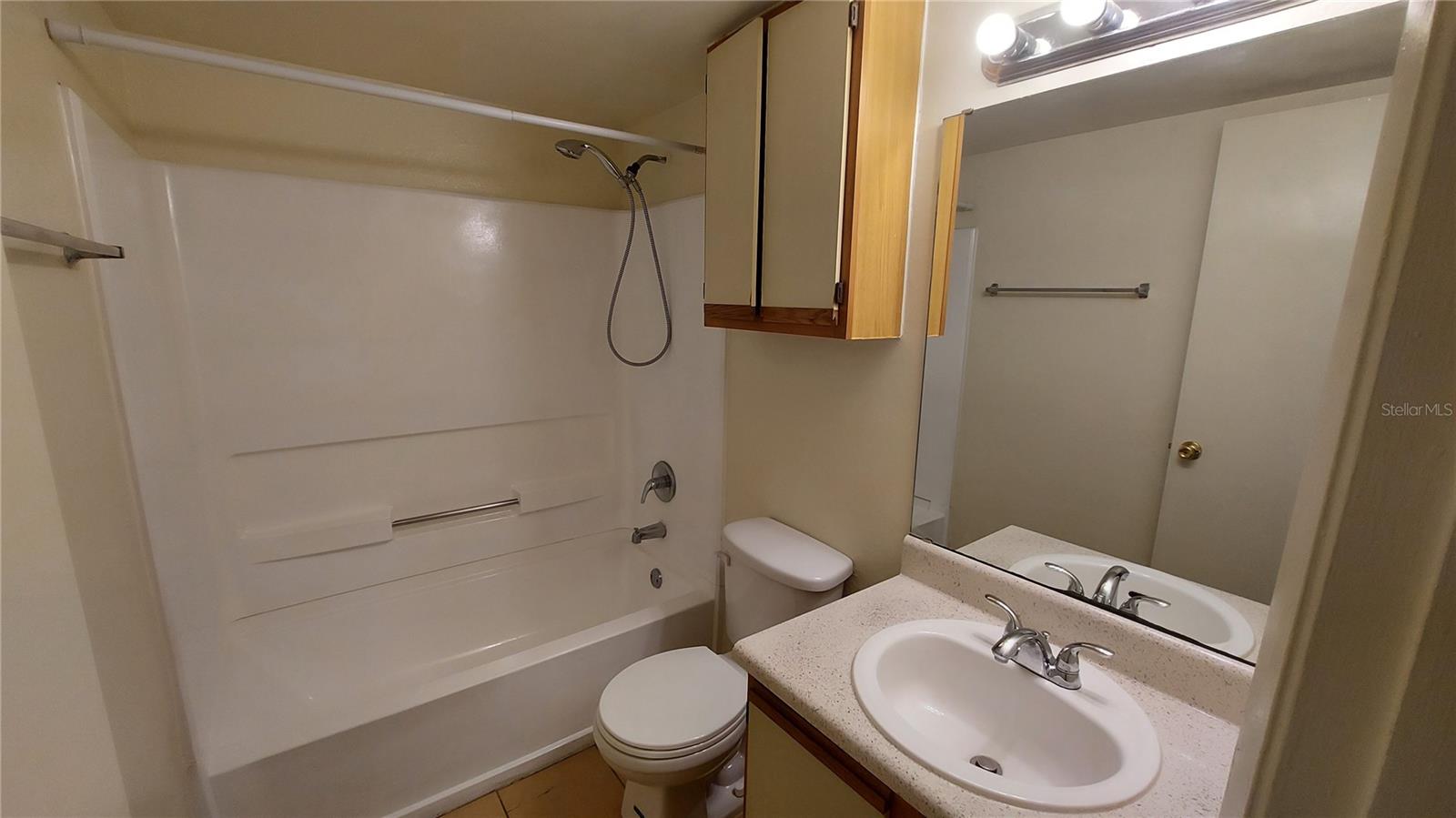 LANDING A CONDO - Residential