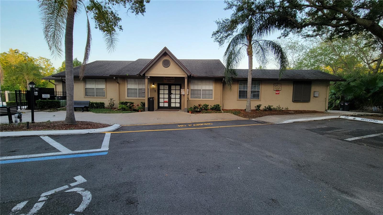 LANDING A CONDO - Residential
