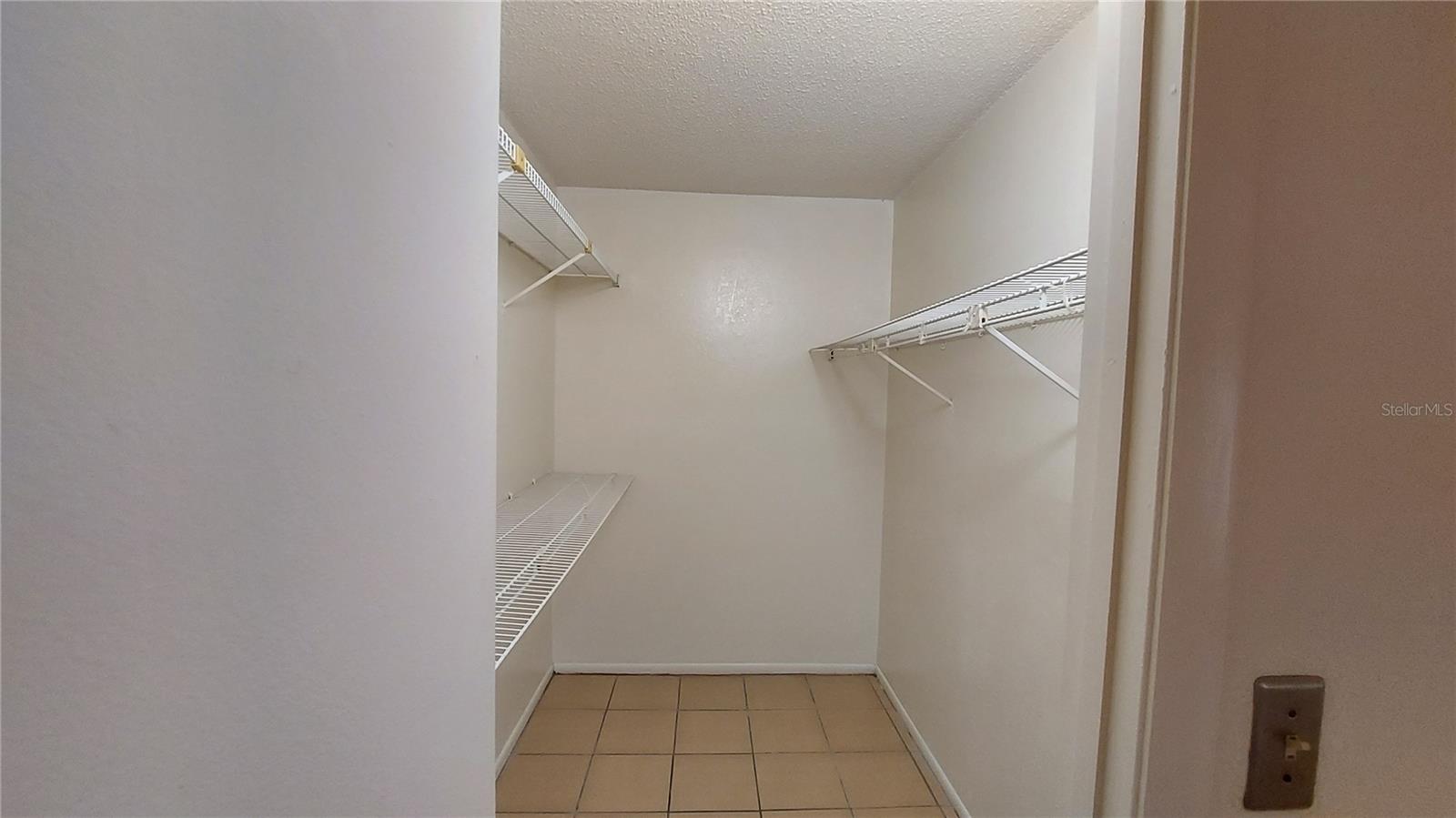 LANDING A CONDO - Residential