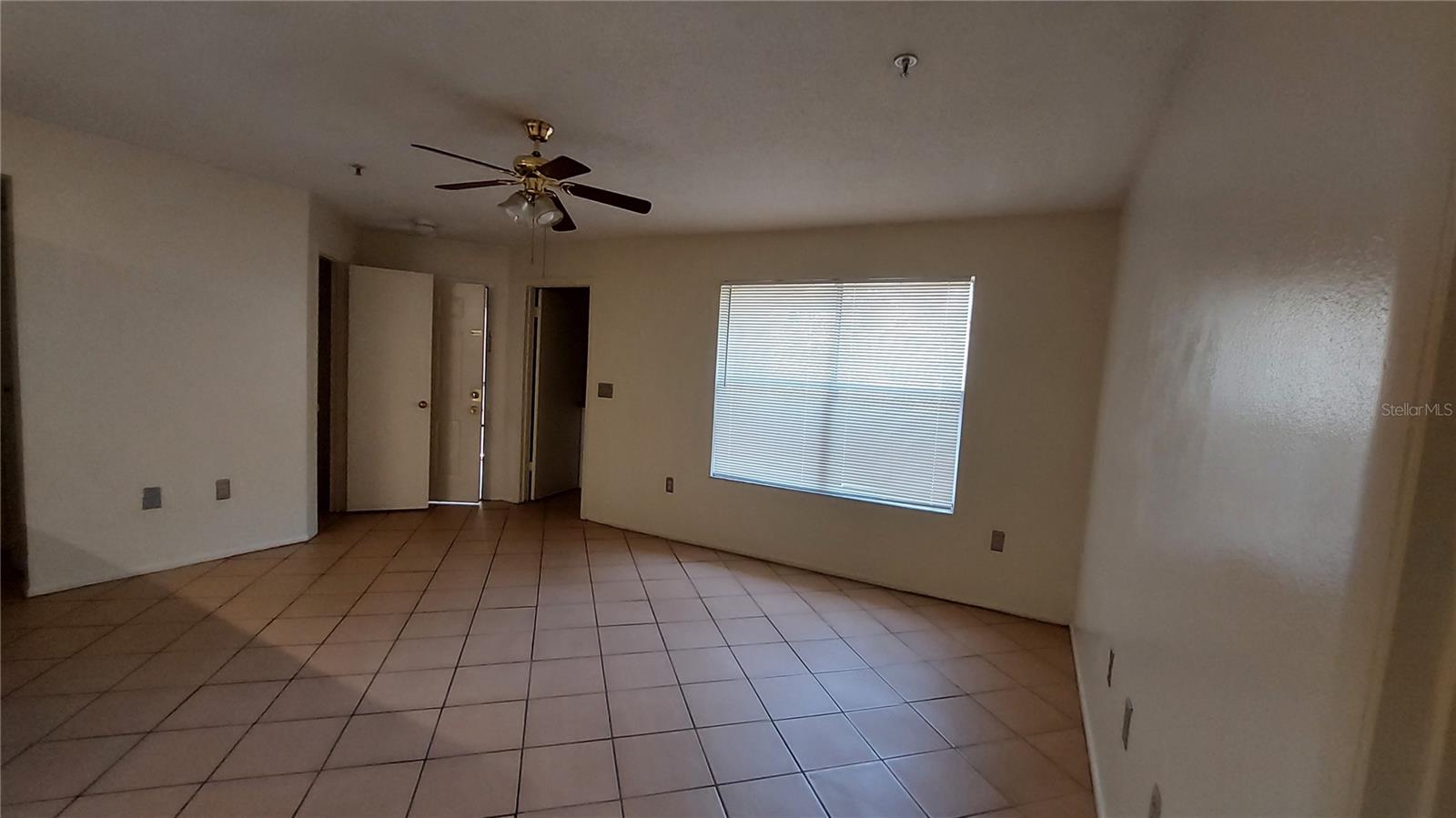 LANDING A CONDO - Residential
