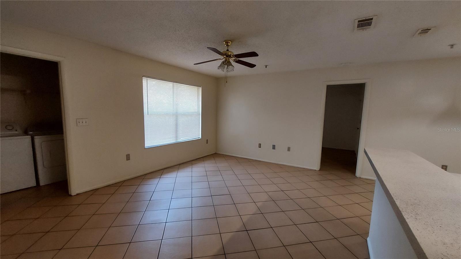 LANDING A CONDO - Residential