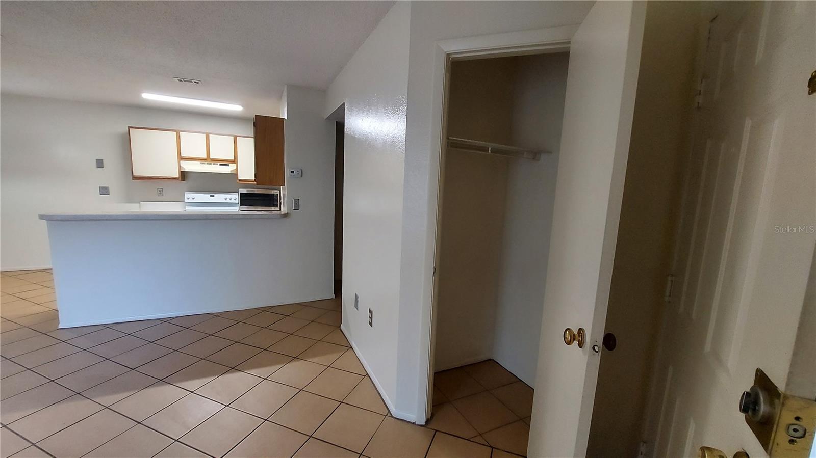 LANDING A CONDO - Residential