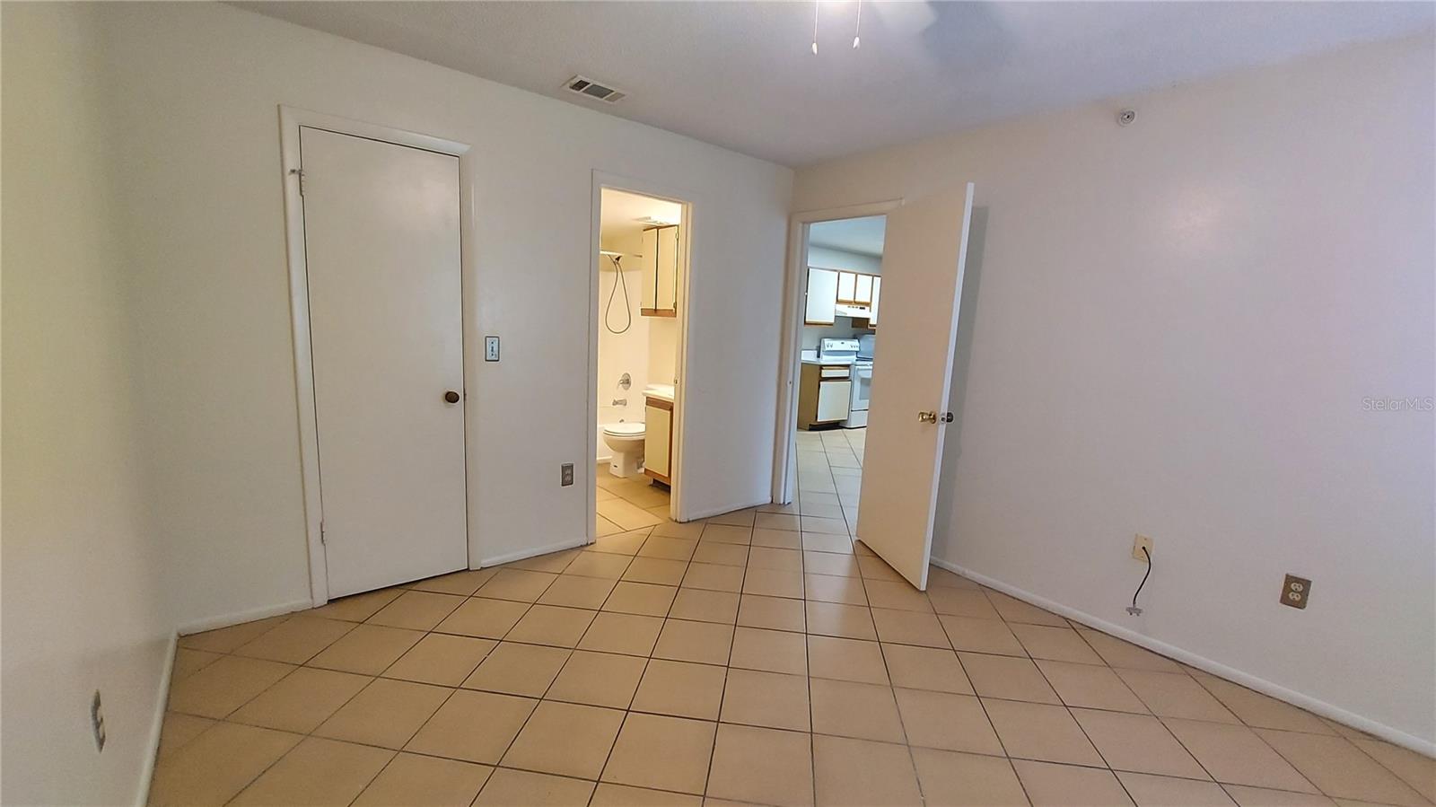 LANDING A CONDO - Residential