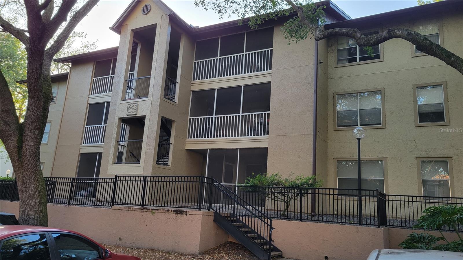 LANDING A CONDO - Residential