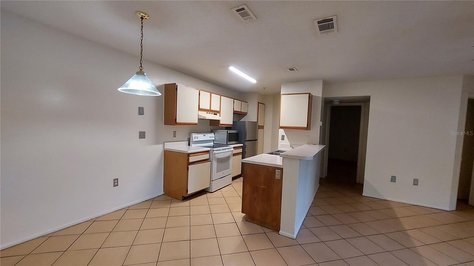 LANDING A CONDO - Residential