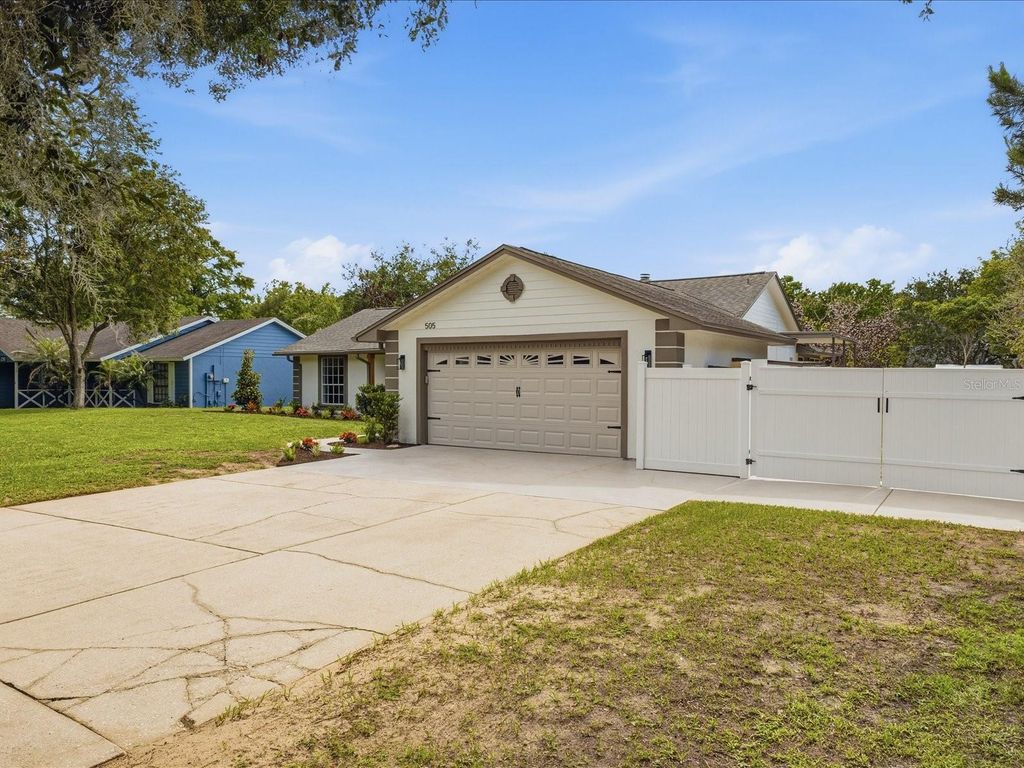 Photo of 505 Lake Charm Drive, Oviedo, FL 32765 (MLS # O6420409)