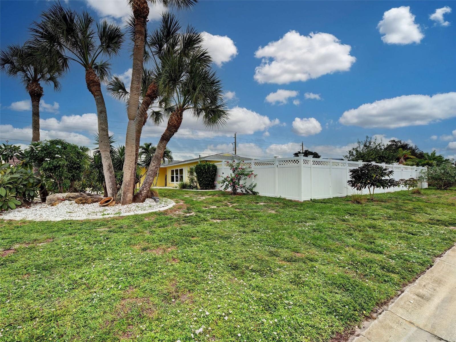 612 GLEN OAK ROAD