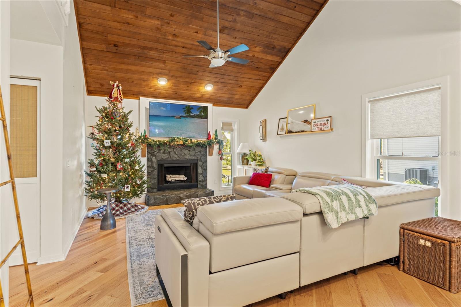 ST JOSEPH SOUND ESTA - Residential