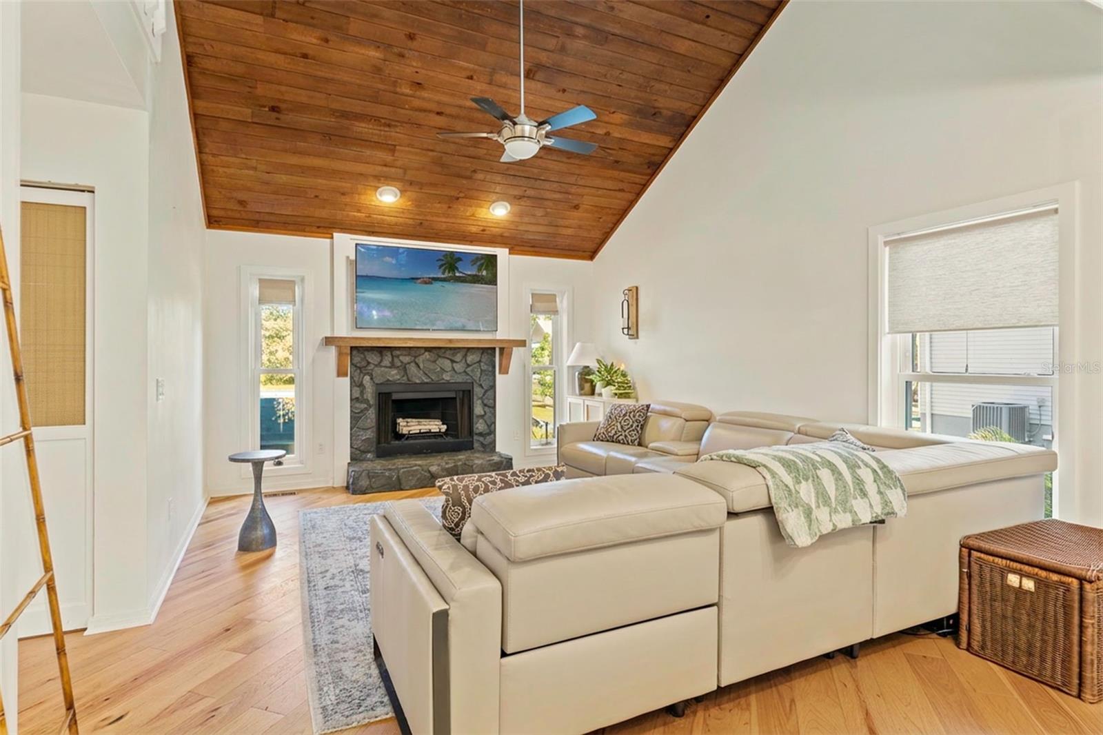 ST JOSEPH SOUND ESTA - Residential