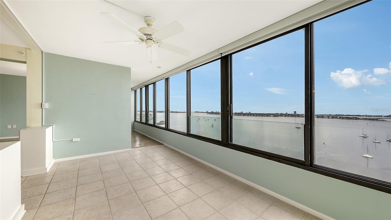 EMBASSY HOUSE - Residential