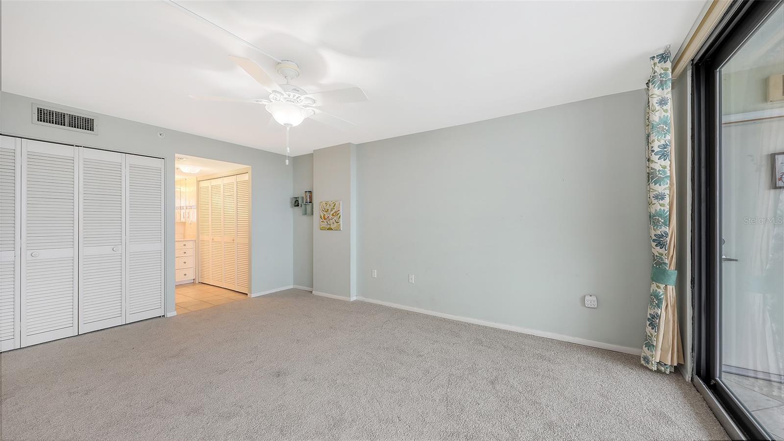 EMBASSY HOUSE - Residential