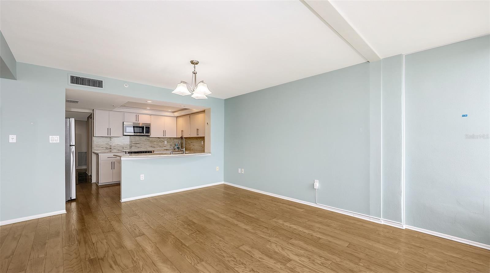 EMBASSY HOUSE - Residential