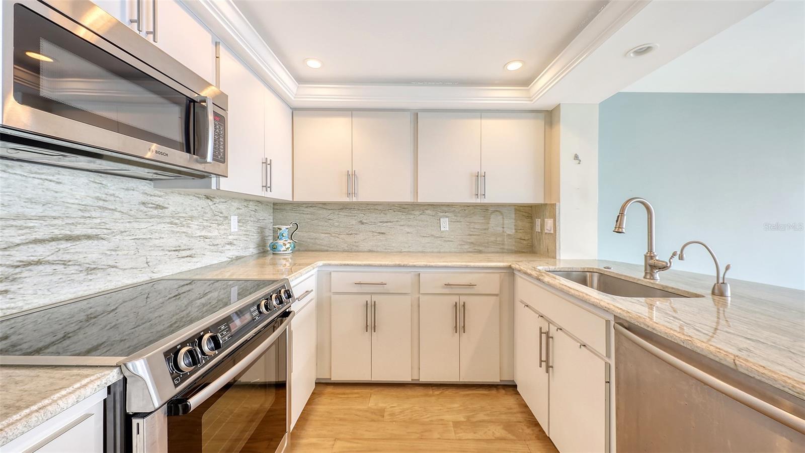 EMBASSY HOUSE - Residential